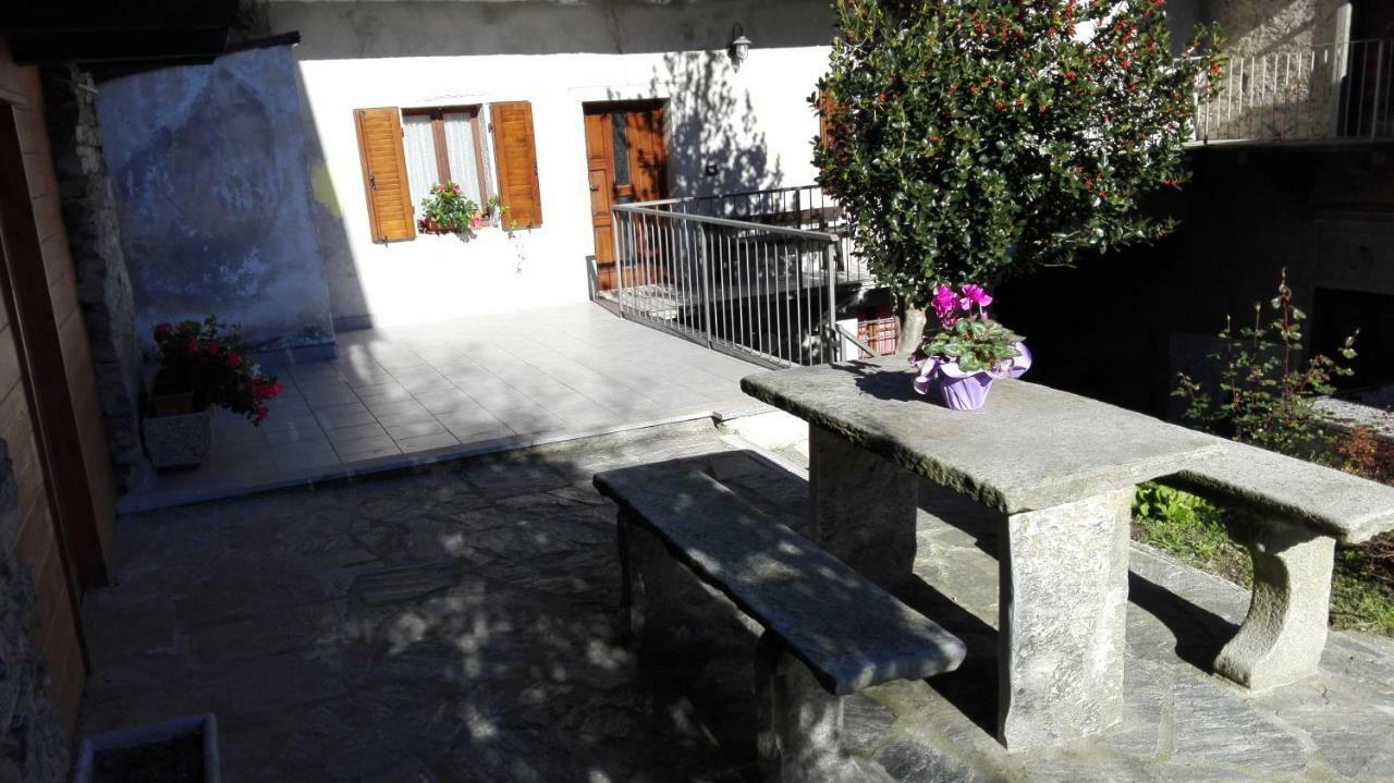 Il Borgo Di Monica Domodossola Exterior foto