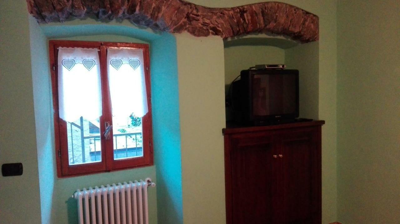Il Borgo Di Monica Domodossola Exterior foto