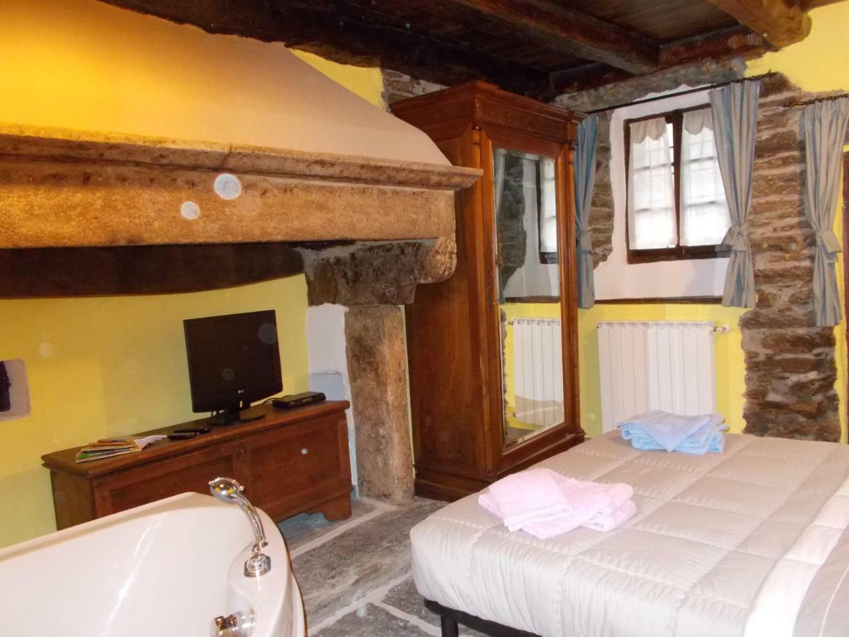 Il Borgo Di Monica Domodossola Exterior foto