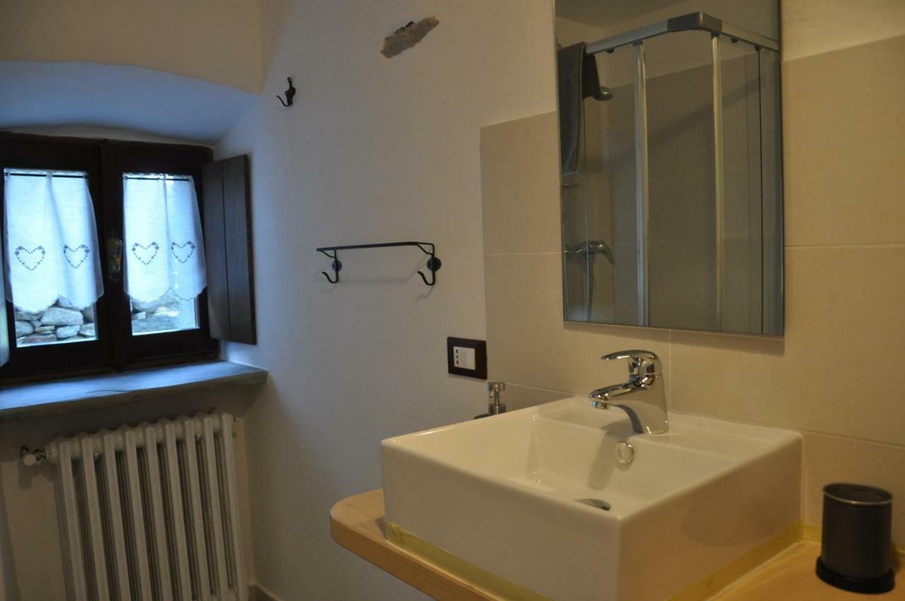 Il Borgo Di Monica Domodossola Exterior foto